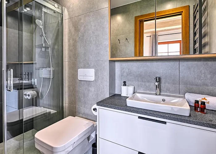 Lola 38 - By Royal Aparts Apartment *