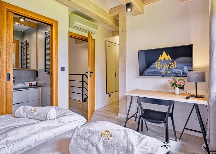 Lola 38 - By Royal Aparts Apartment *